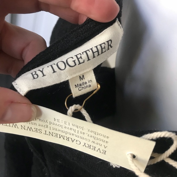 NWT By Together Floral Embroidered Black Sleeveless Romper Deep V Neck Medium - Picture 6 of 6